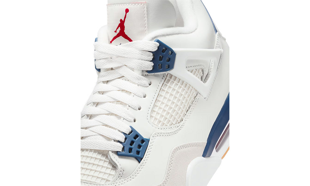 Detaliu Jordan 4 Retro SB Navy