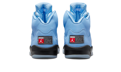 Air Jordan 5 Retro UNC University Blue imagine spate