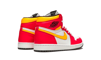 Jordan 1 Retro High OG Light Fusion Red imagine spate