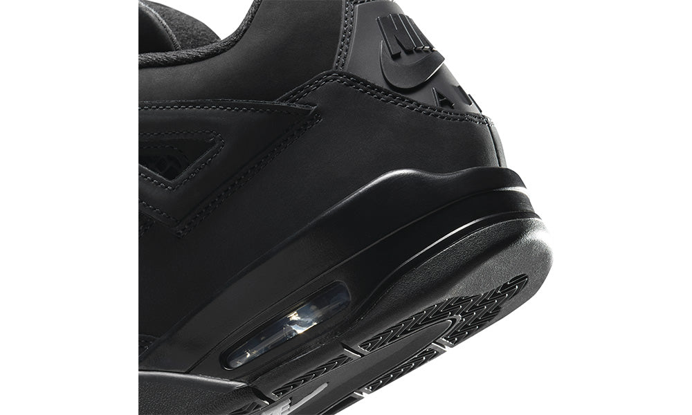 Detaliu Jordan 4 Retro Black Cat (2025)