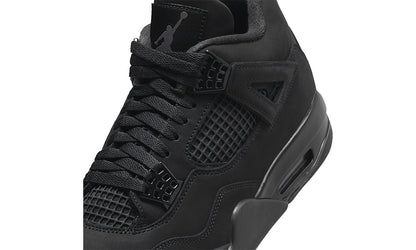 Detaliu Jordan 4 Retro Black Cat (2025)