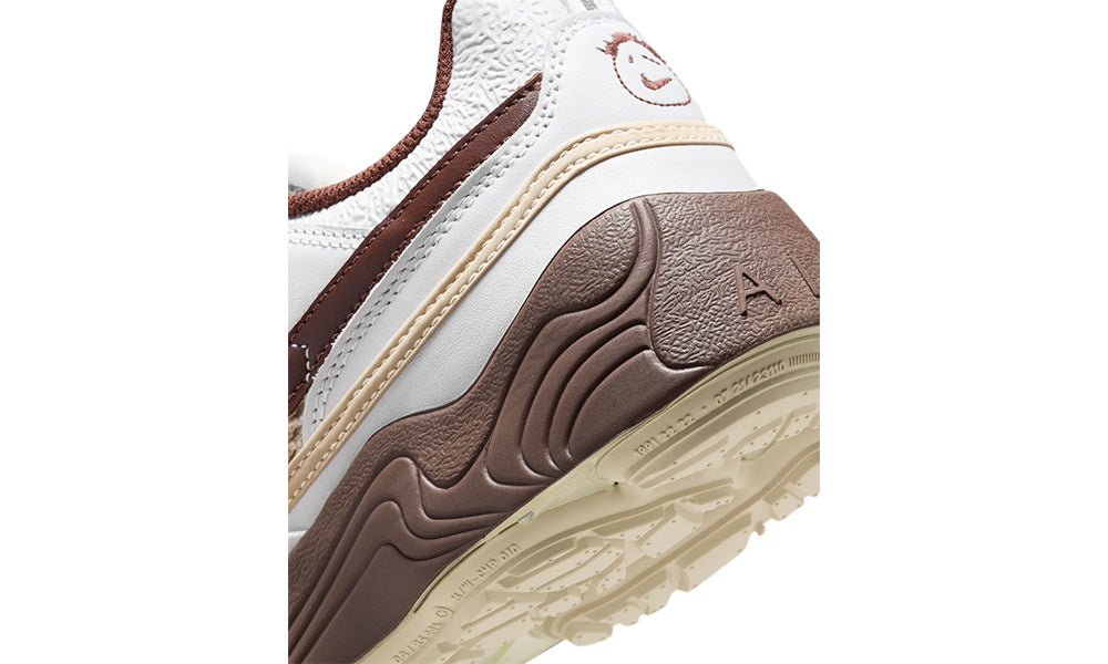 Detaliu Cactus Jack Logo Nike Zoom Field Jaxx Travis Scott Light Chocolate
