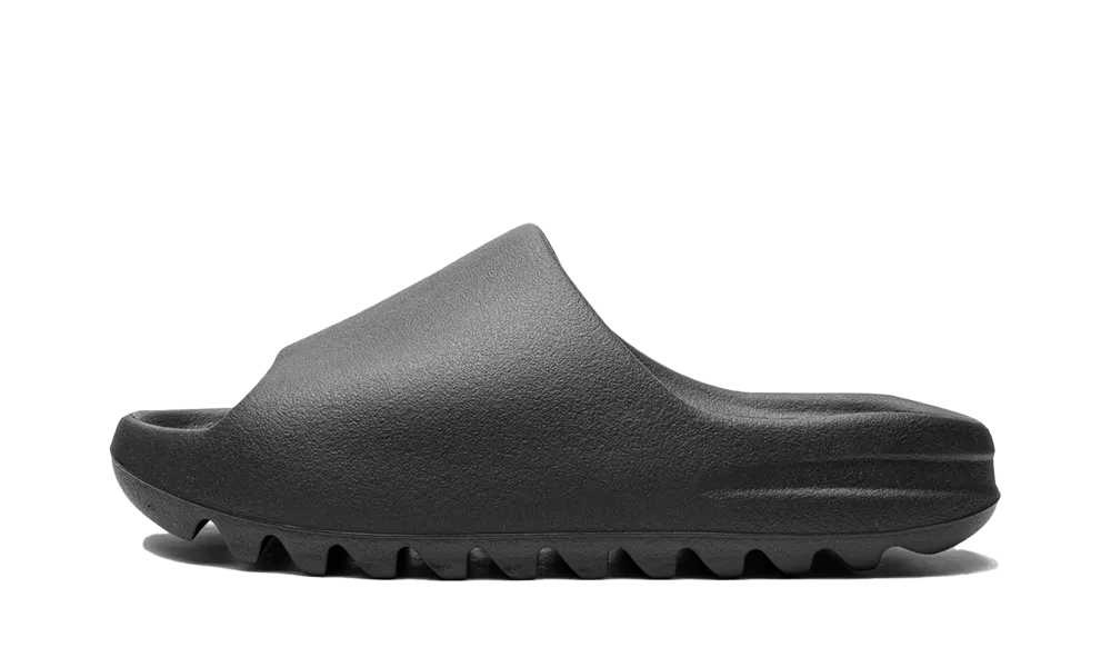 Yeezy Slide Onyx lateral