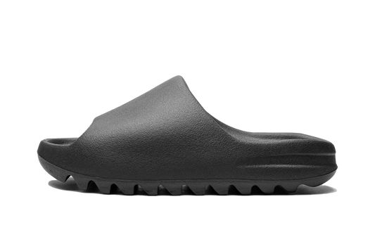 Yeezy Slide Onyx lateral